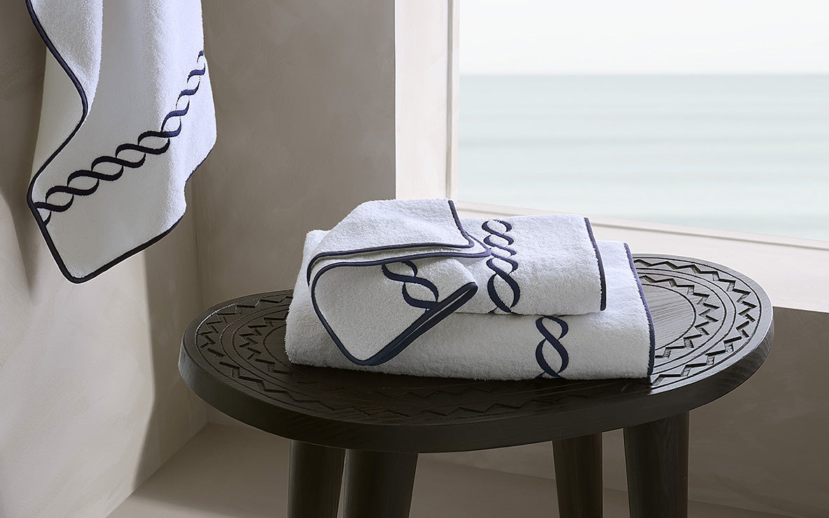 Treccia Moderno Bath Collection