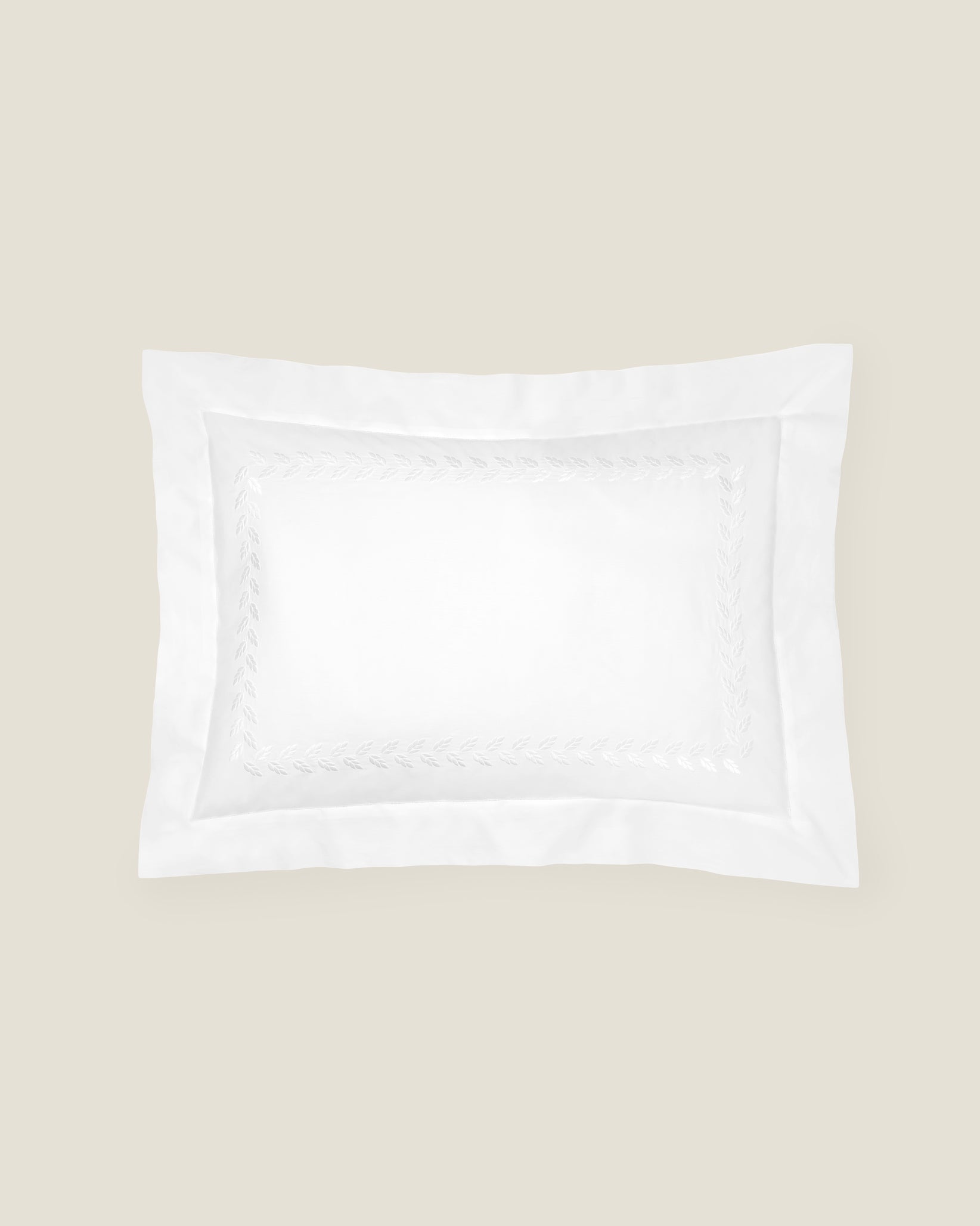 Federico queen sham in white/white