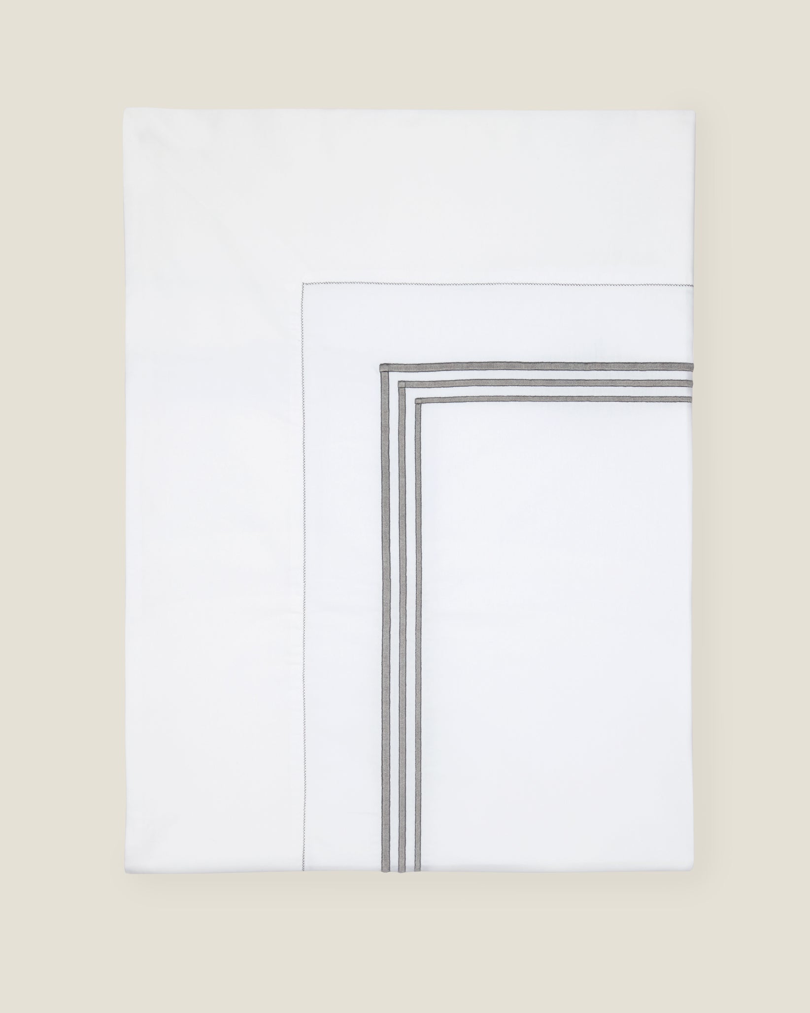 Tre Righe flat sheet white/charcoal folded.