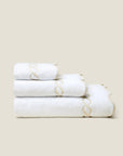 Treccia white/beige bath towel stack side view