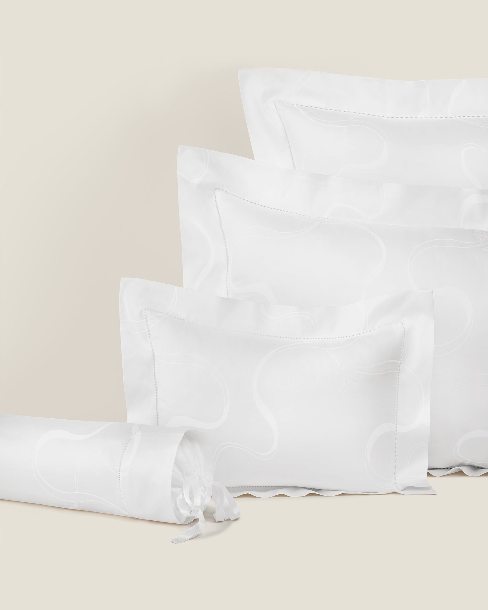 Vittoria queen, standard, boudoir and neckroll sham