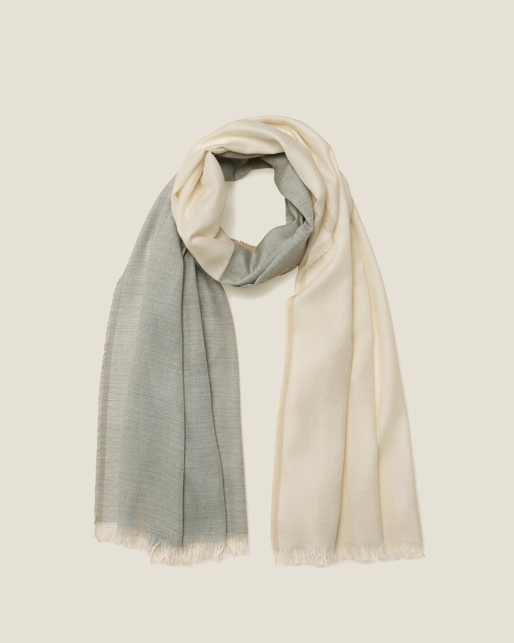 Aria scarf in grey