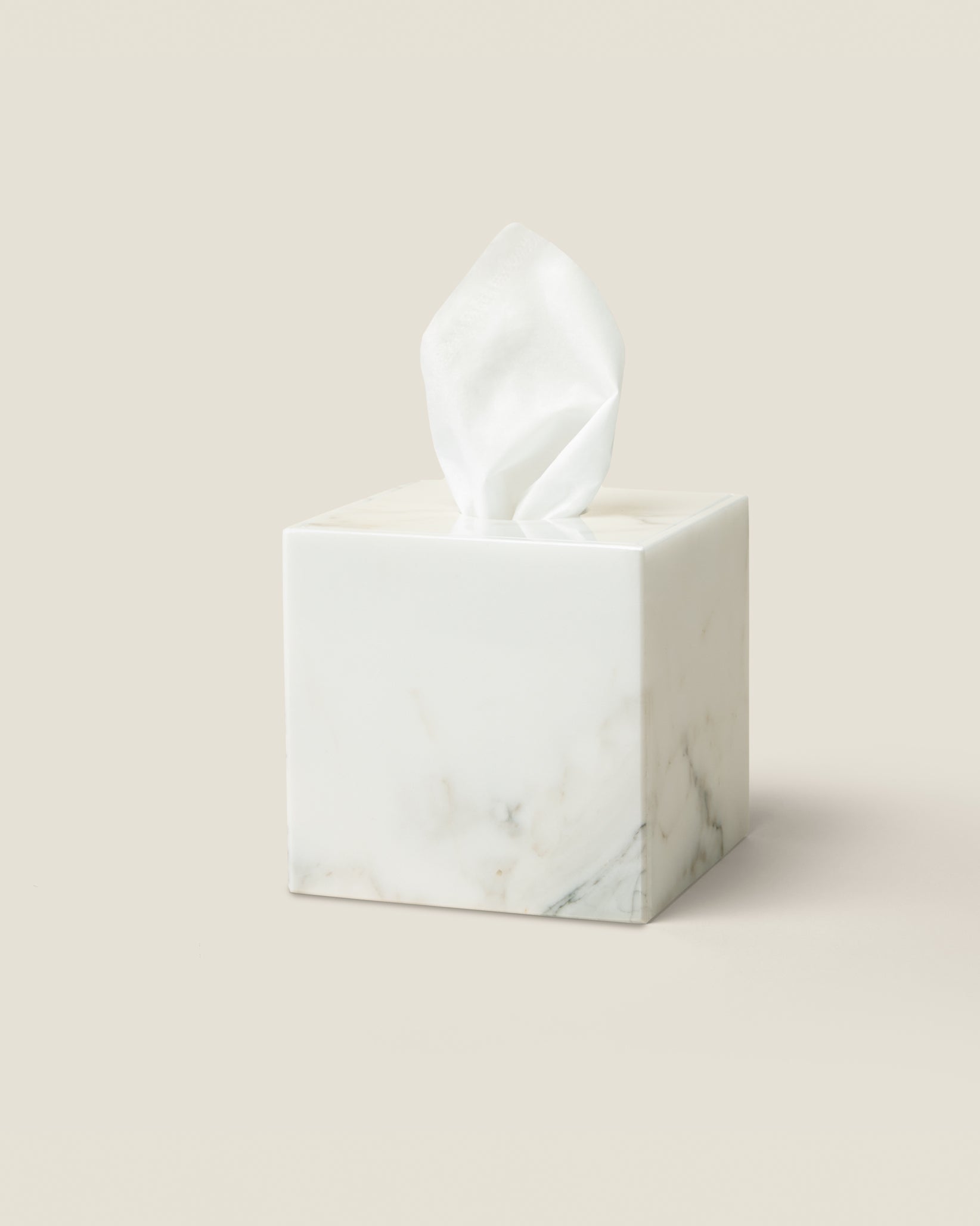 Nuovo Gravità Marble Tissue Box - Statuario Marble - Tissue Holder Nuovo Gravità Marble Tissue Box - Statuario Marble - Tissue Holder