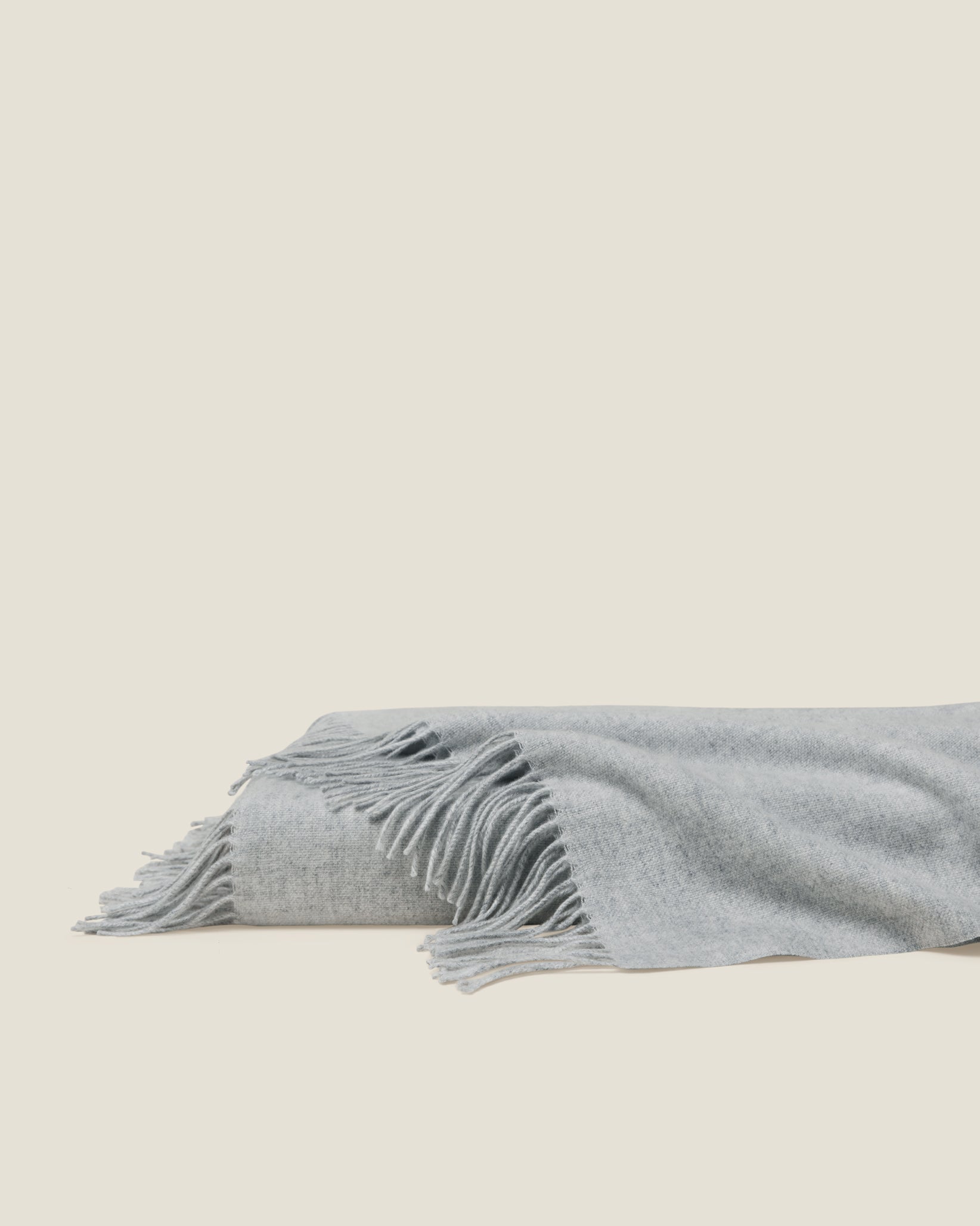 Misurina throw in grey