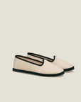Resort shoe in ecru/black