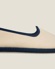 Resort shoe in ecru/navy