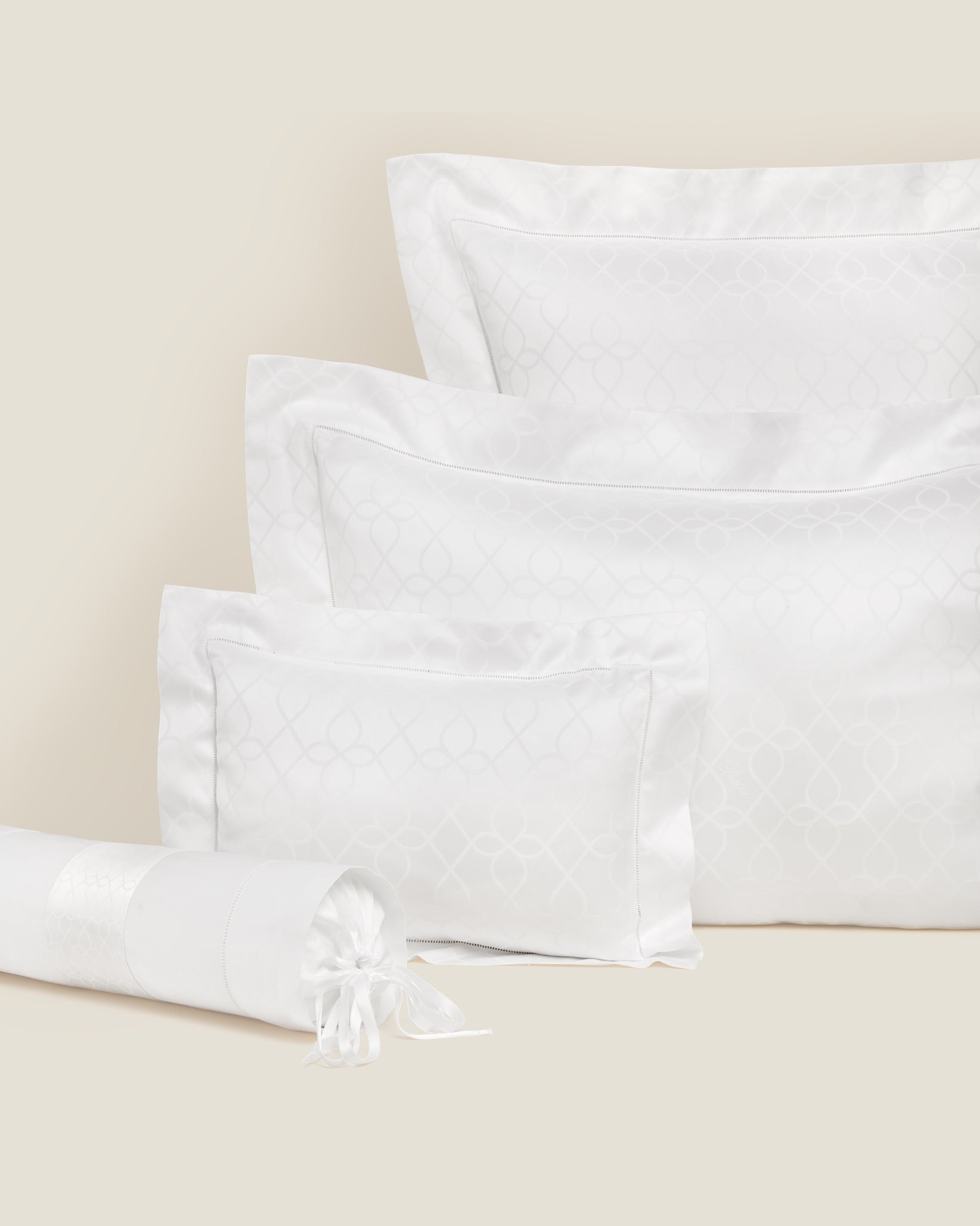 Romanica queen, standard, boudoir and neckroll sham