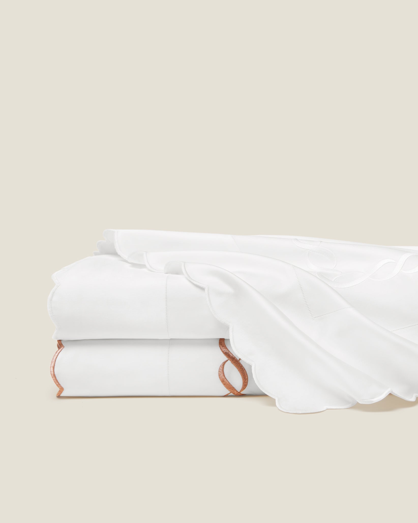 Treccia Splendore flat sheet in white/white and white/rose gold stack