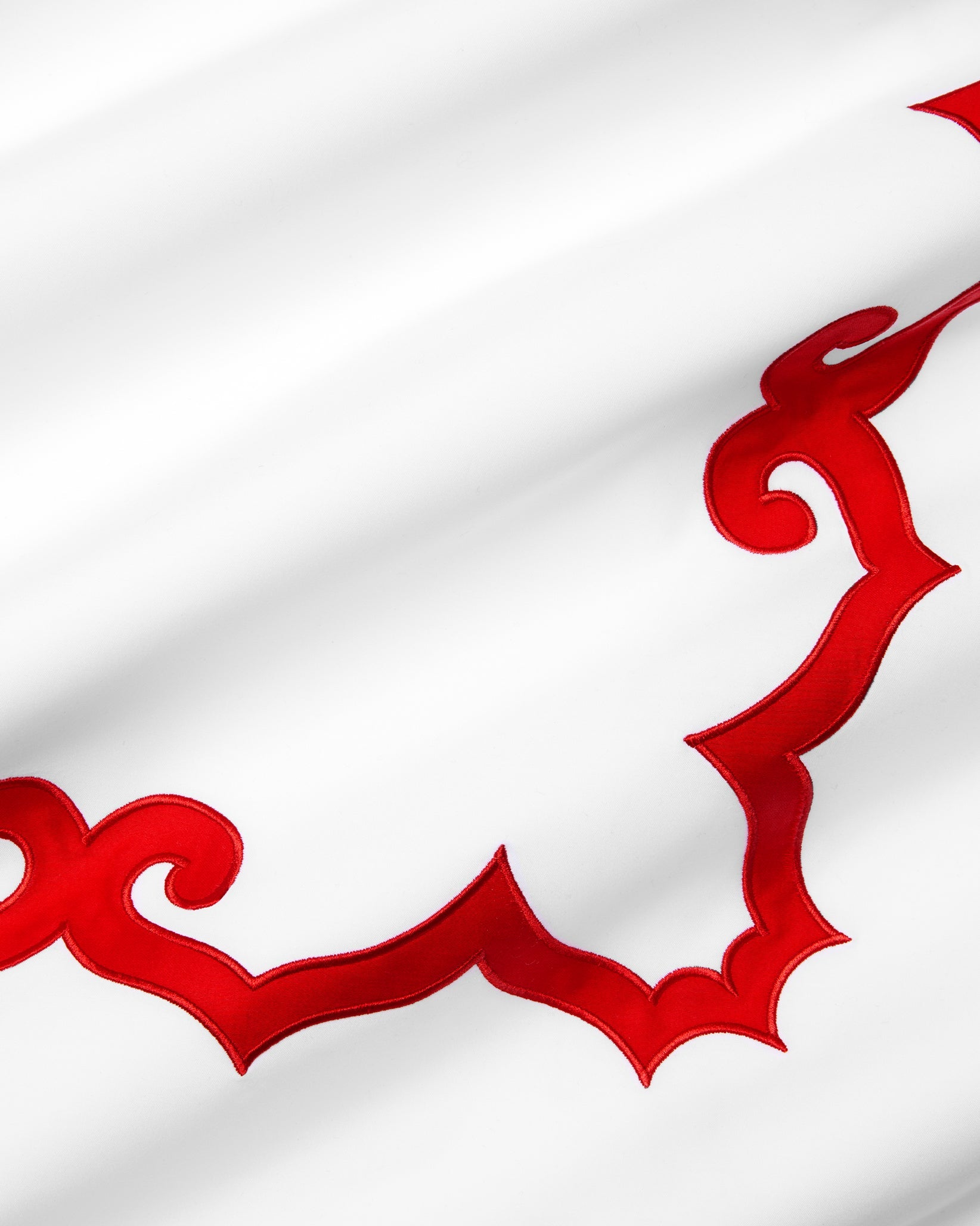 Marrakesh white/scarlet flat sheet texture