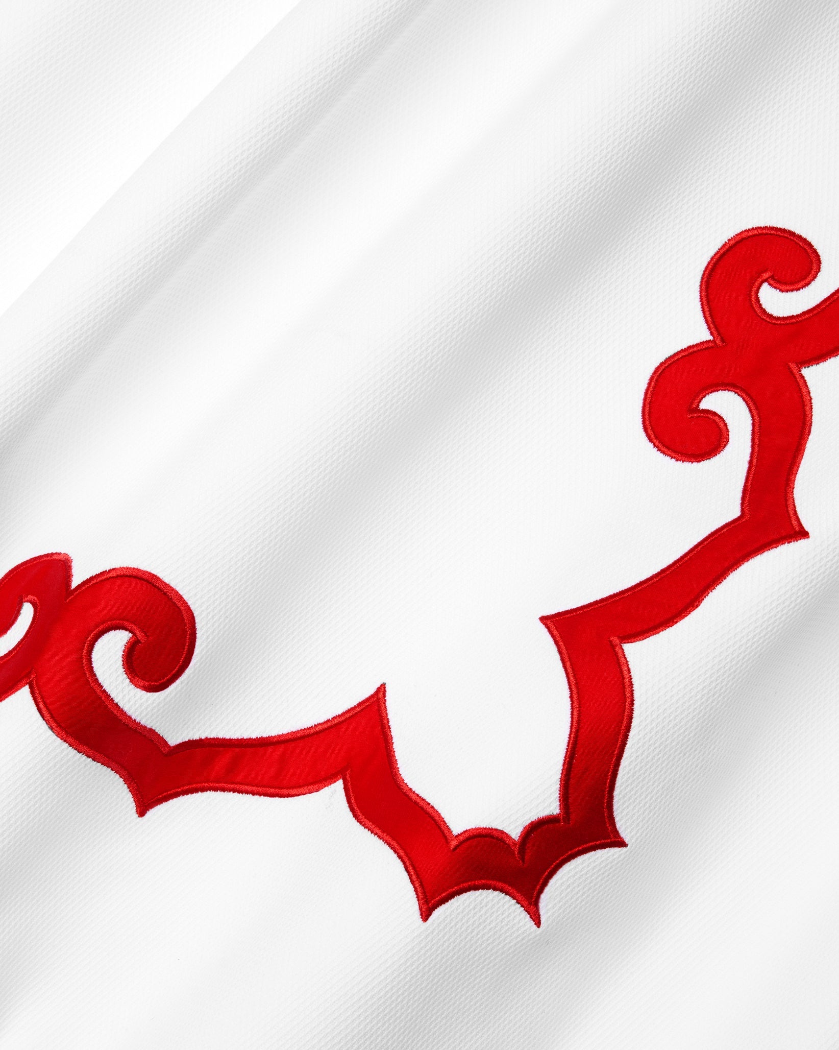 Marrakesh white/scarlet sham texture