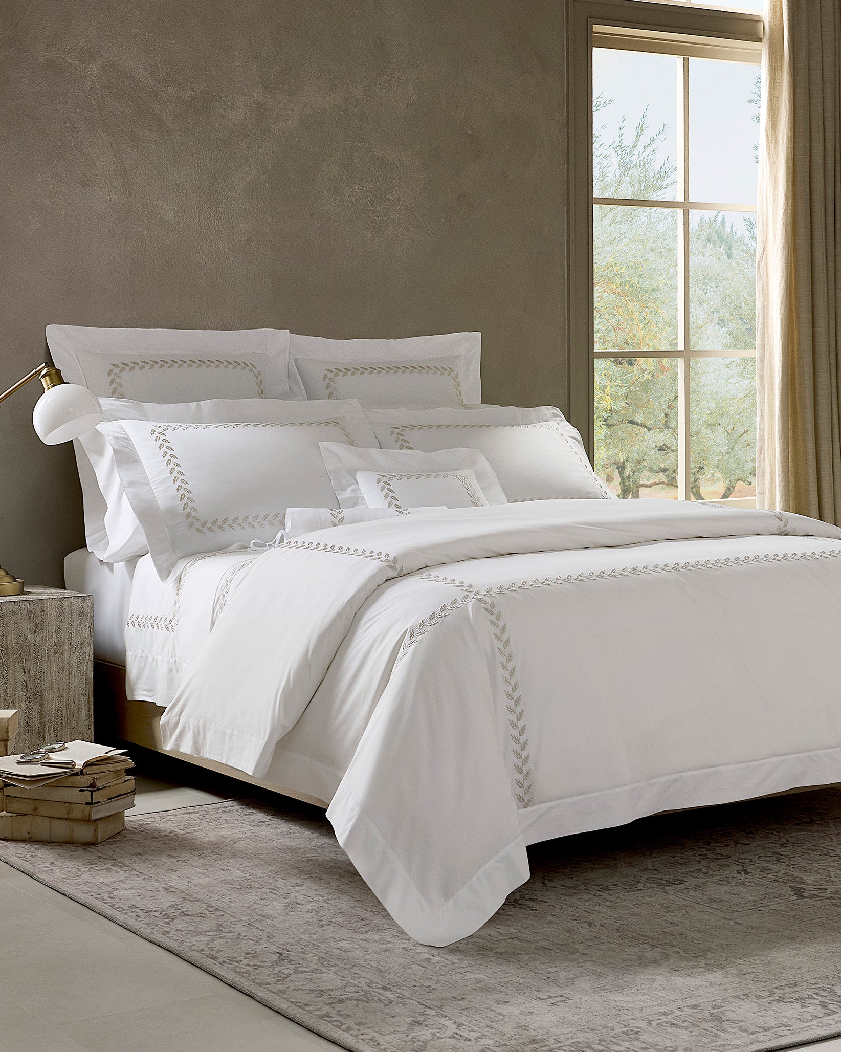 Federico white/antique silver bed side angle
