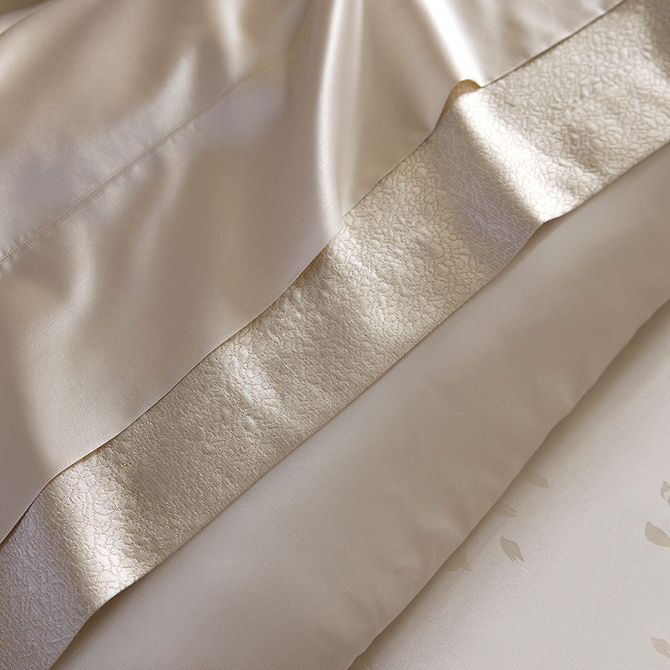 Lucente Pillowcase