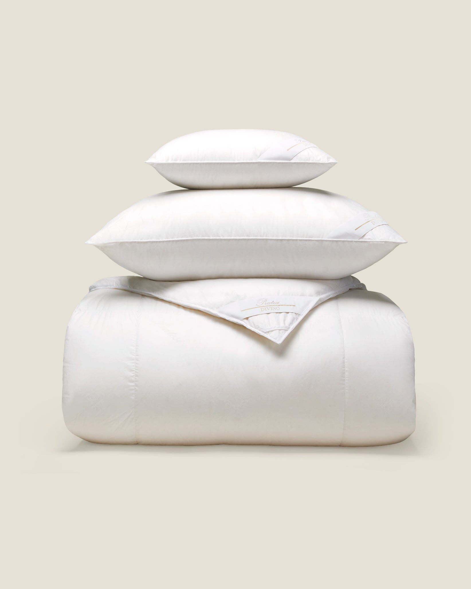Divino pillow and duvet stack