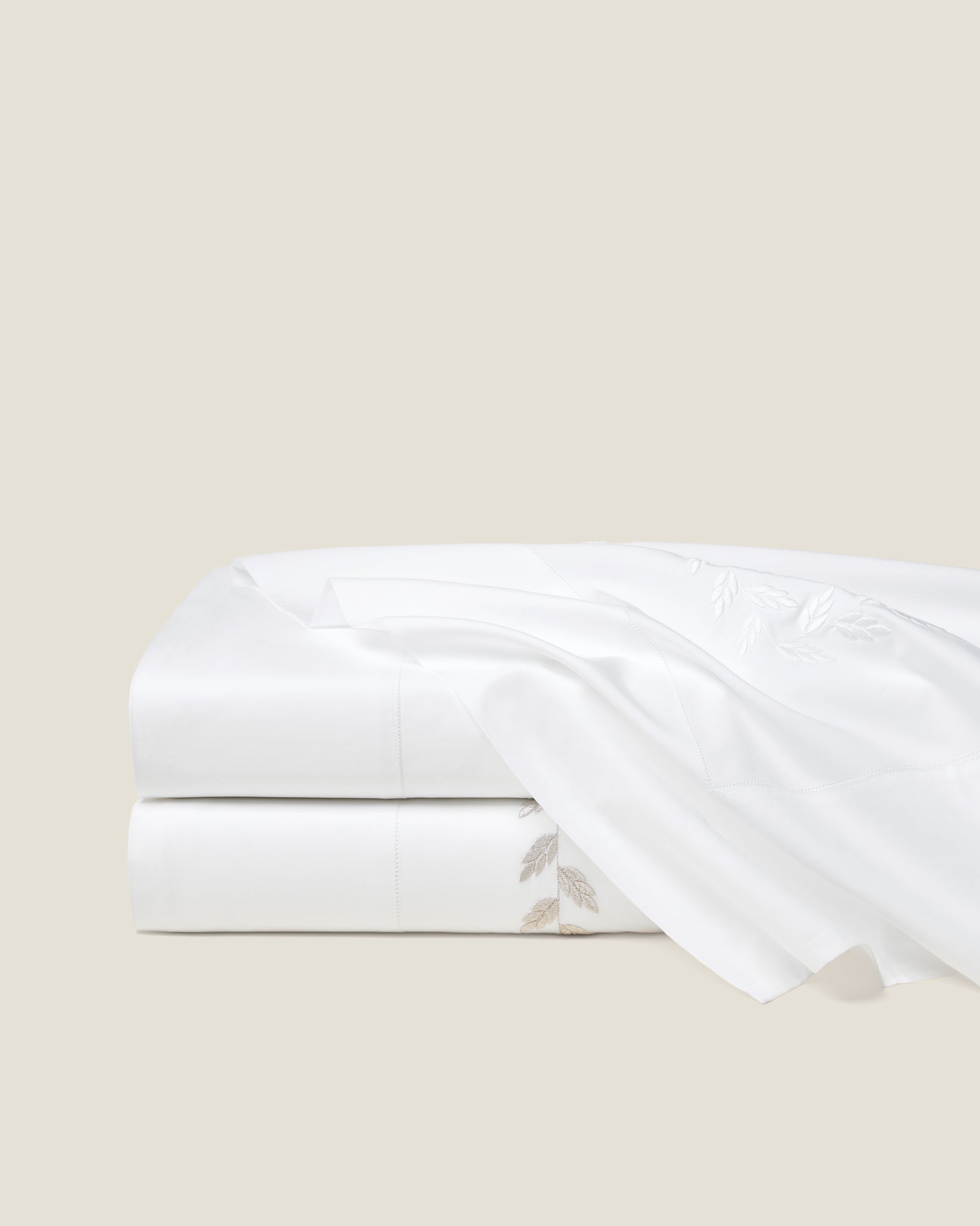 Federico flat sheet stack white/white & white/antique silver