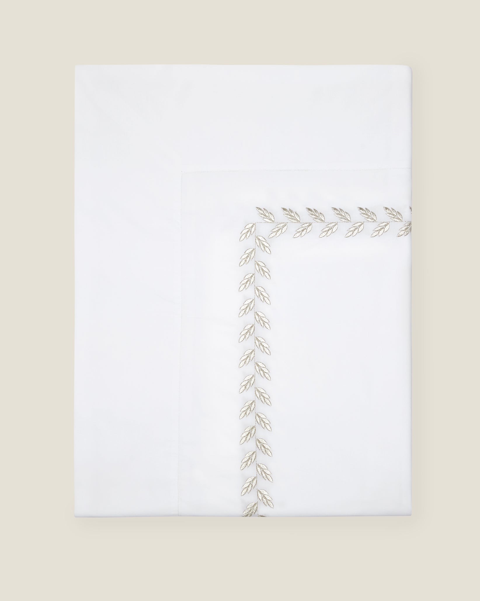 Federico white/antique silver flat sheet folded