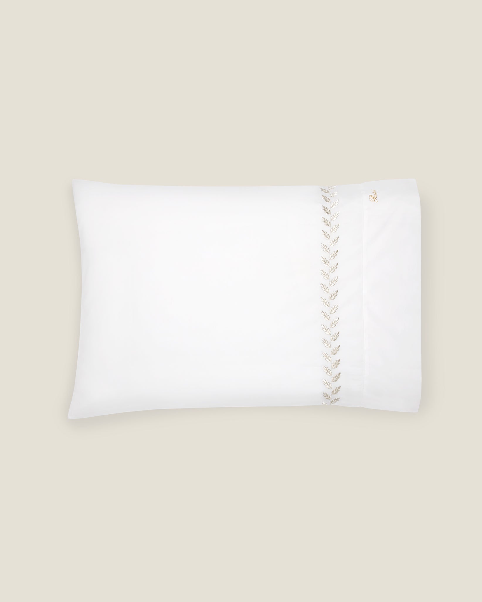 Federico white/antique silver pillowcase