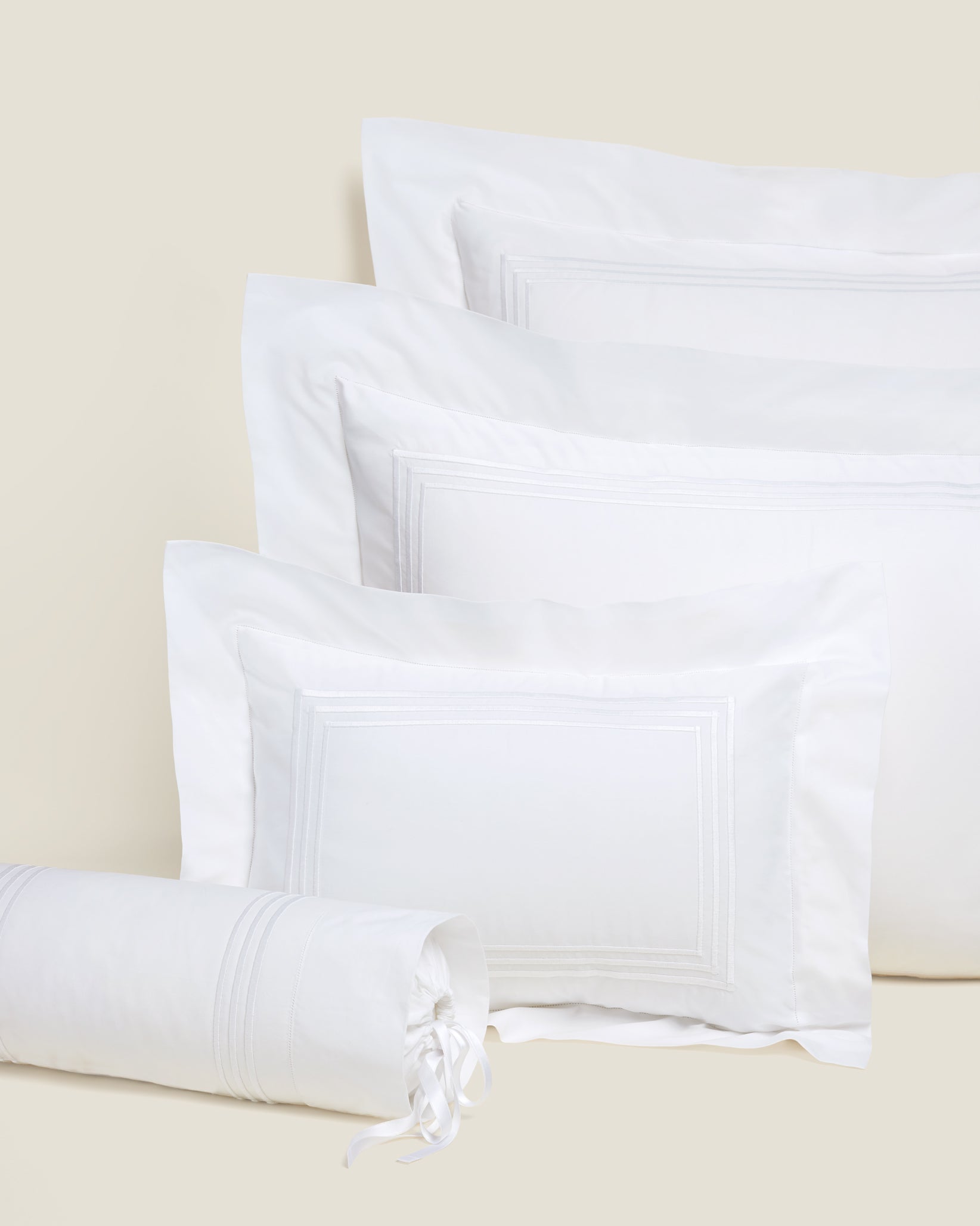Tre Righe queen, standard, boudoir and neckroll sham in white/white