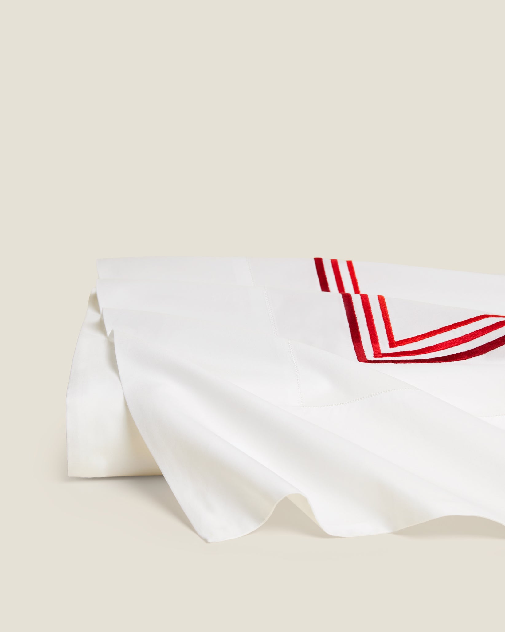 Tre Righe Ombre white/scarlet flat sheet