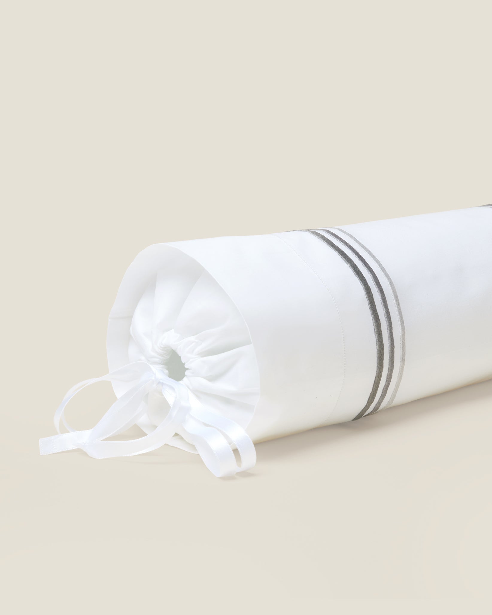 Tre Righe Ombre white/charcoal neckroll sham