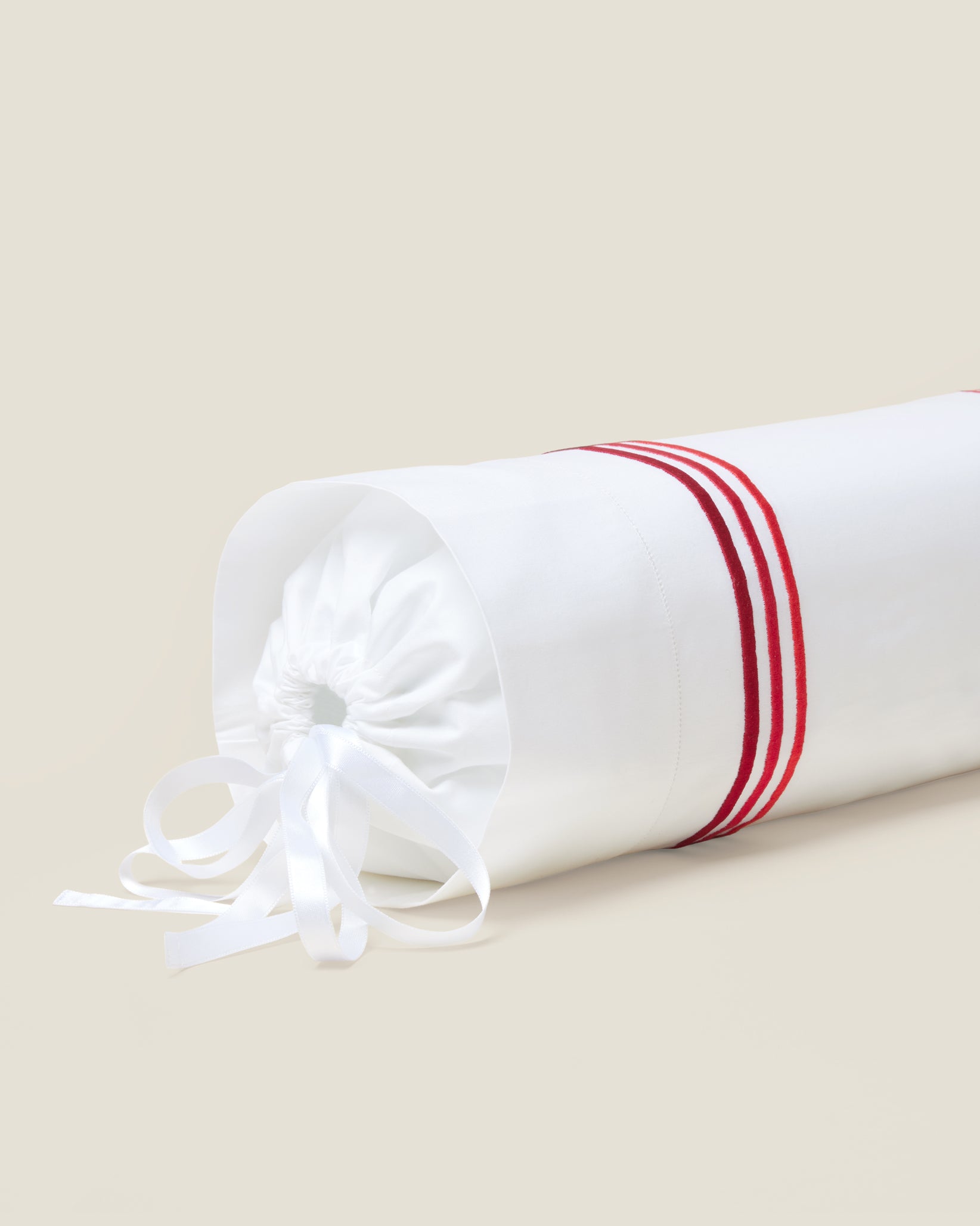 Tre Righe Ombre white/scarlet neckroll sham