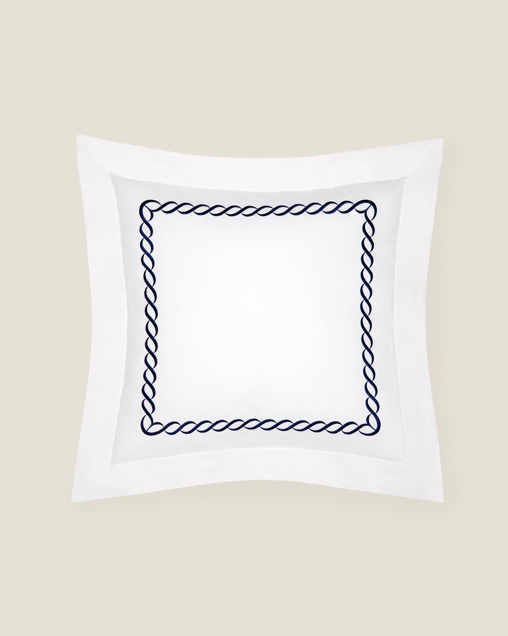 Treccia Moderno white/navy euro sham