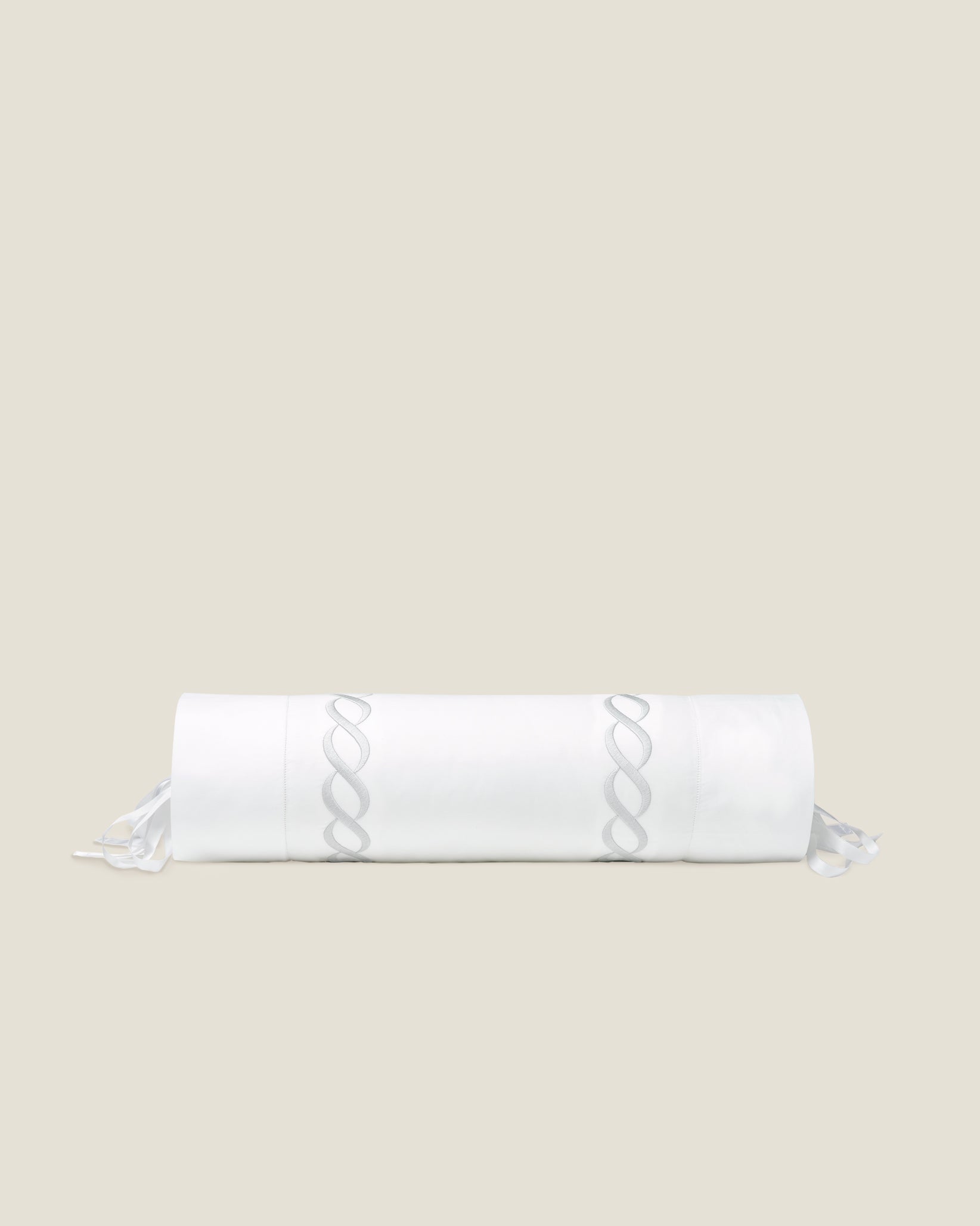 Treccia Moderno white/sterling neckroll sham
