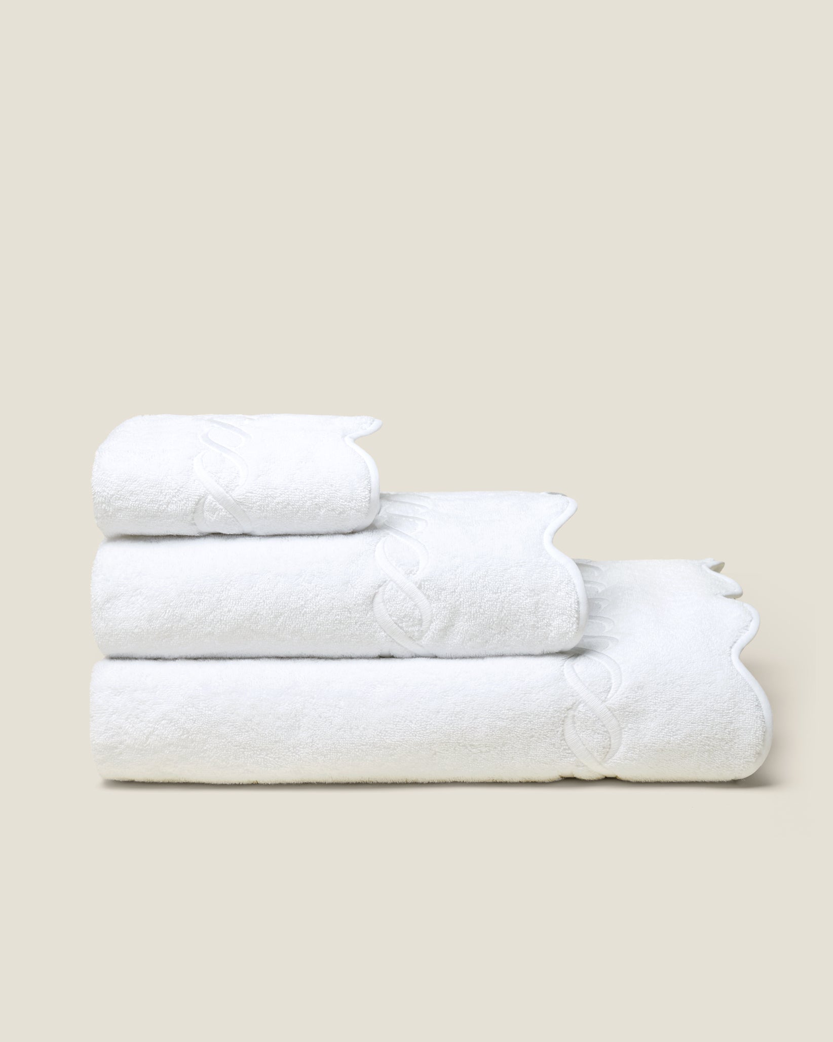 Treccia white/white bath towel stack side view