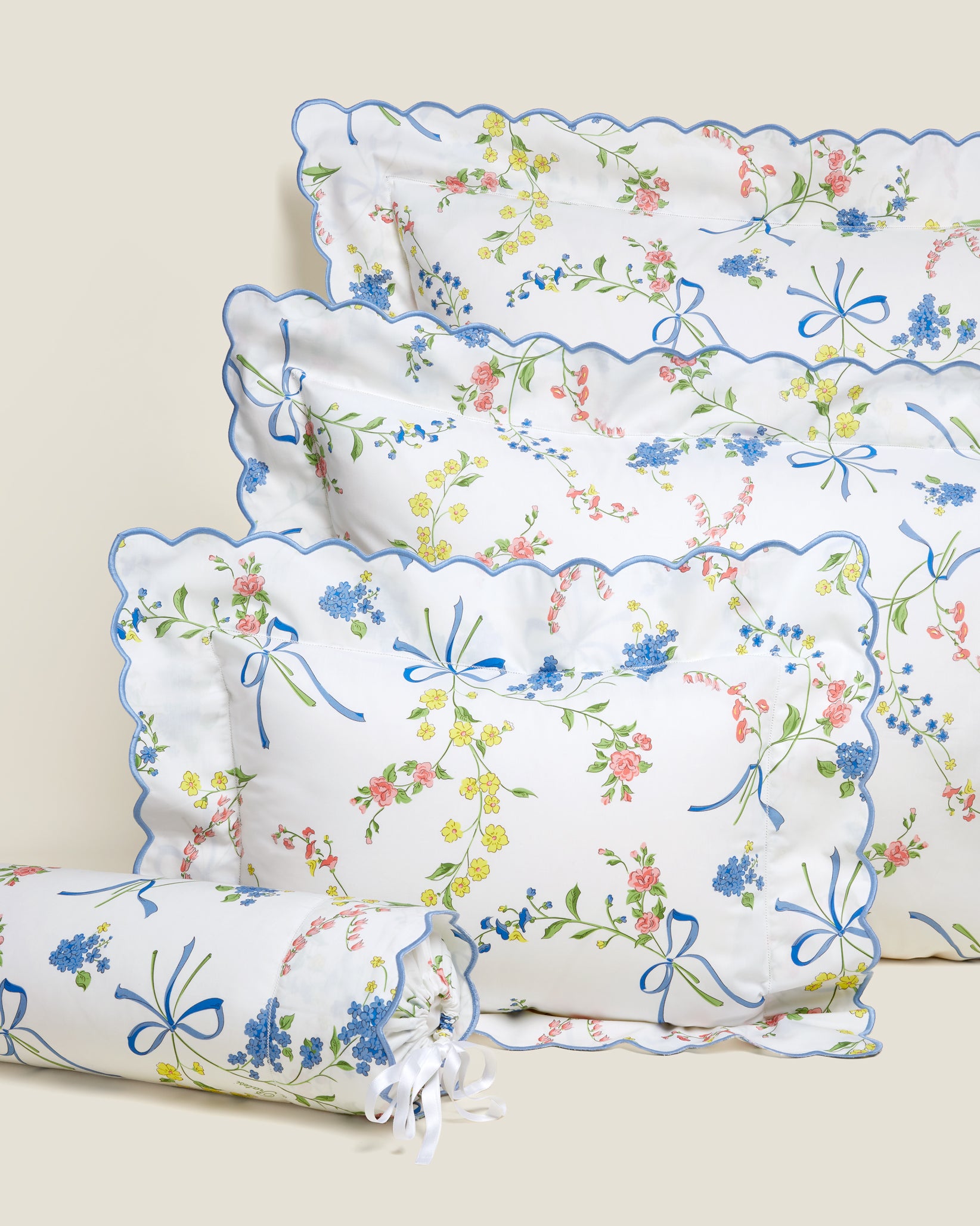 Vivaio queen, standard, boudoir and neckroll sham
