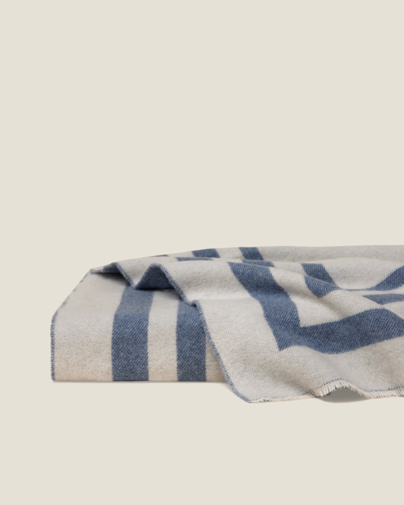 Tre Righe Throw in medium blue