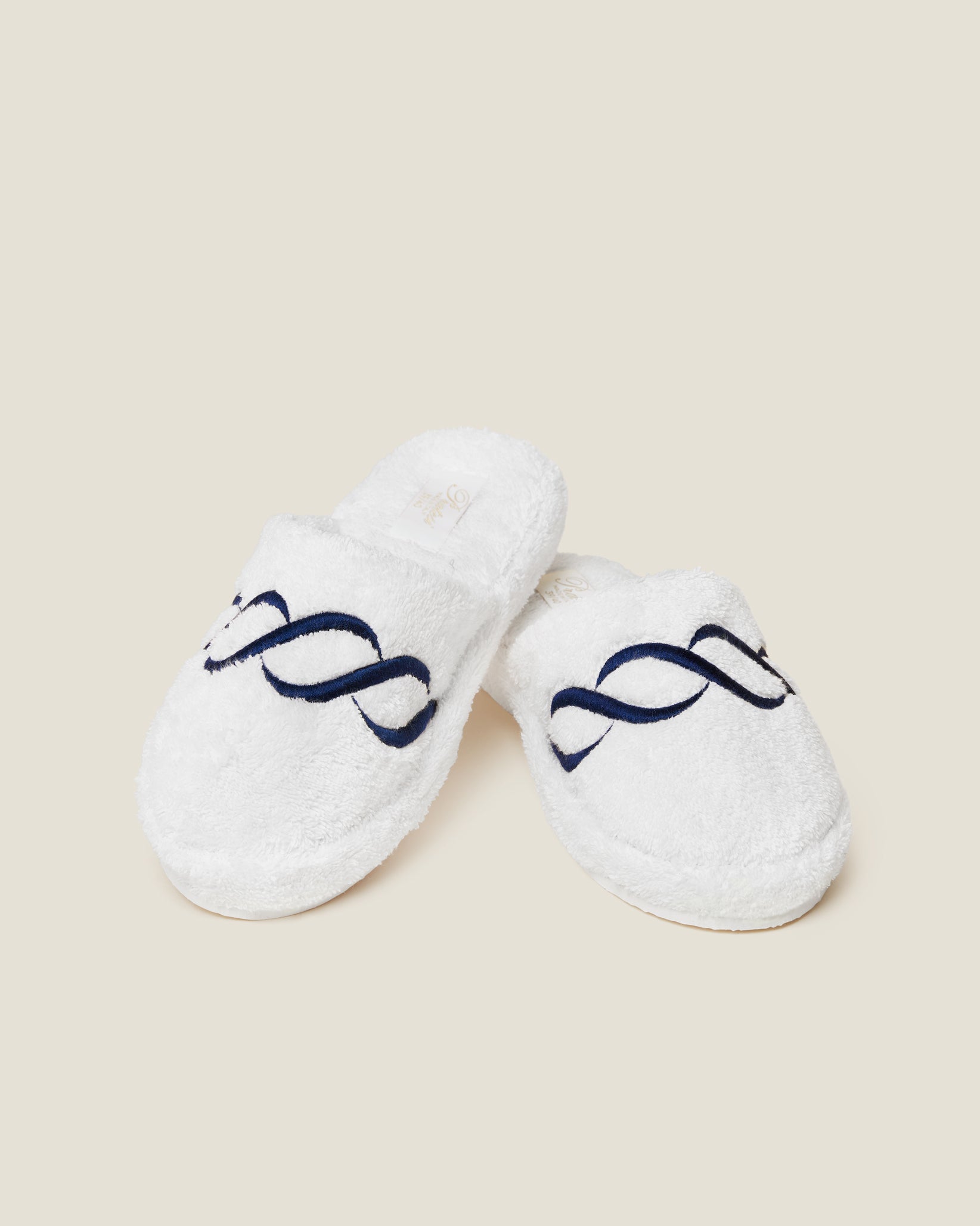 Treccia Slippers in white navy embroidery 