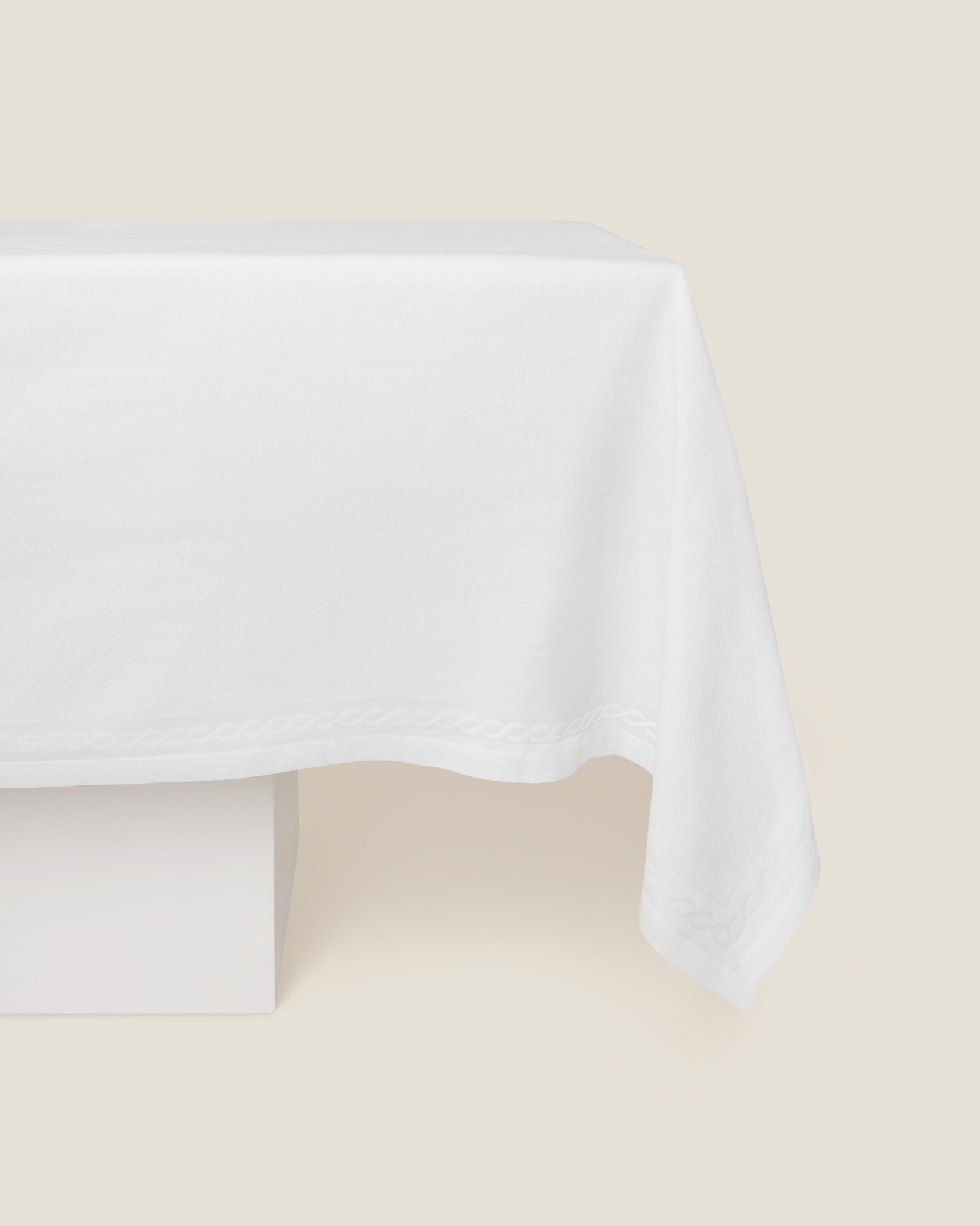 Treccia Tablecloth in white