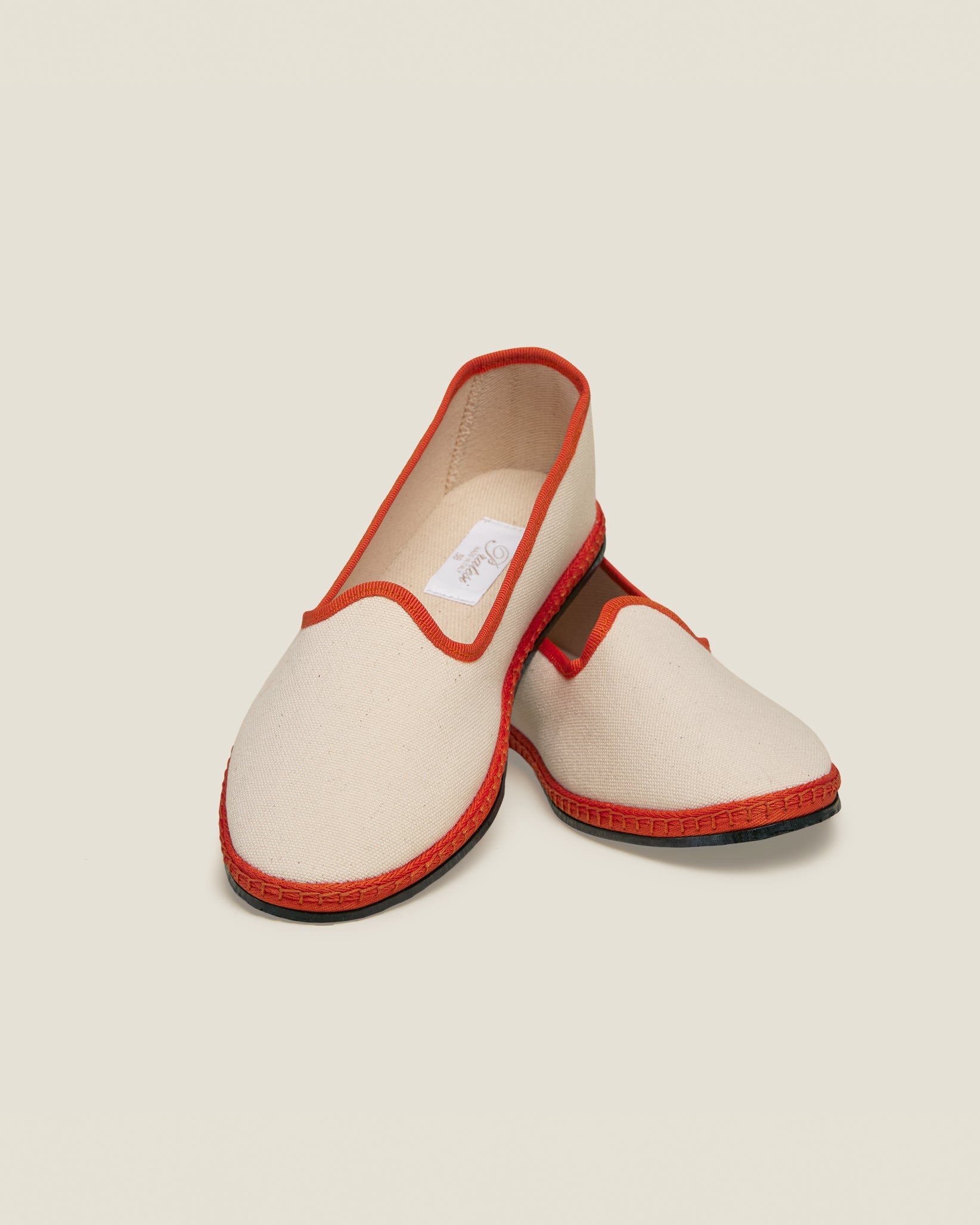 Resort shoe in ecru/orange