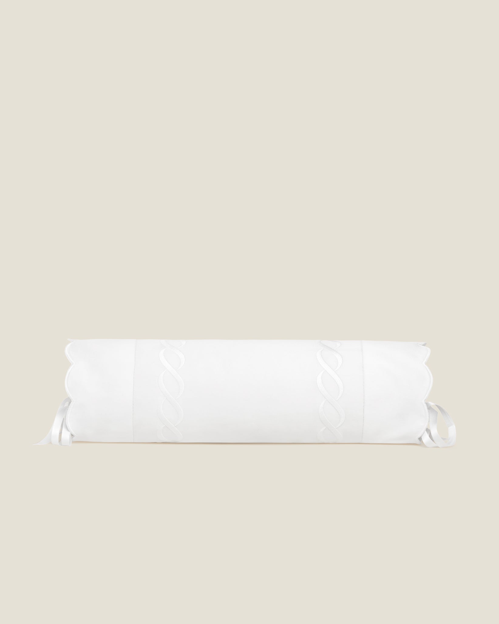 Treccia Splendore white/white neckroll sham