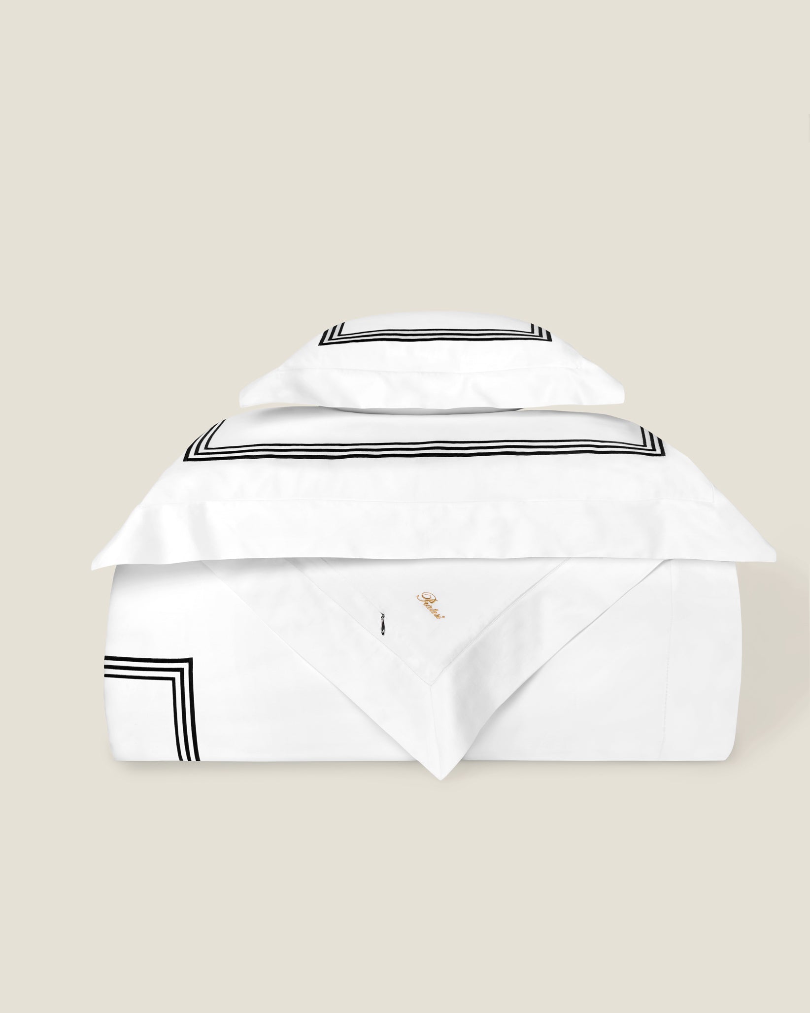 Tre Righe Splendore white/black duvet cover stack