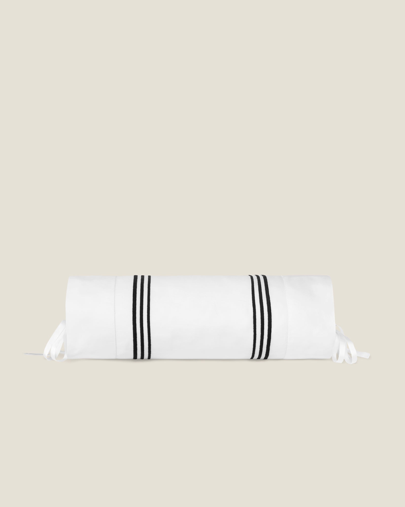Tre Righe Splendore white/black neckroll sham