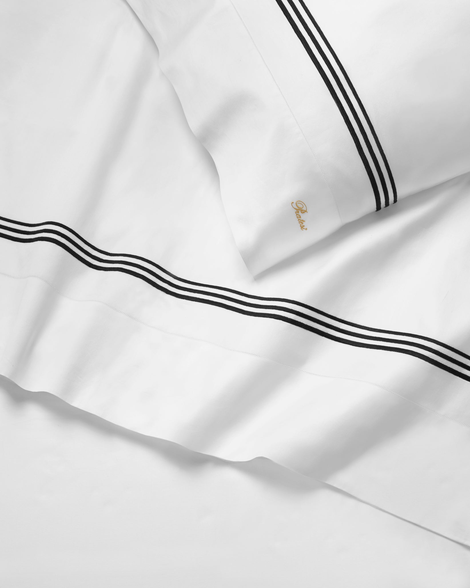 Tre Righe Splendore white/black flat sheet and pillowcase