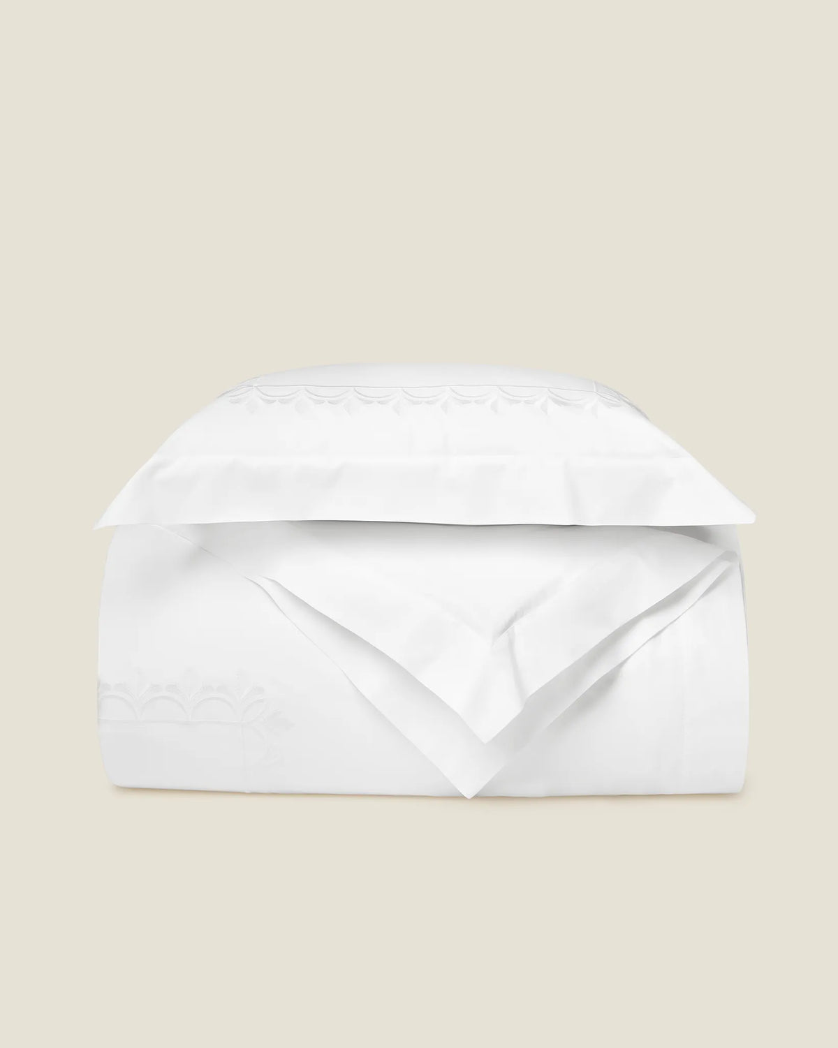 Arcata white/white duvet cover folded