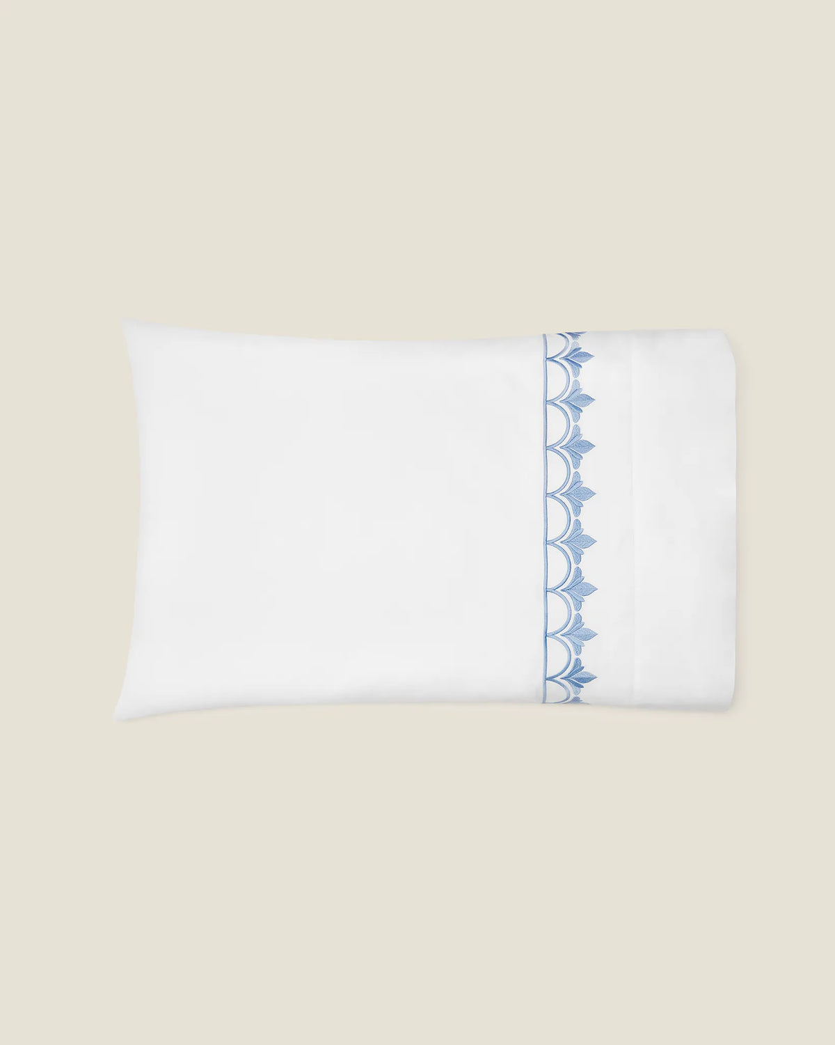 Arcata white/medium blue pillowcase