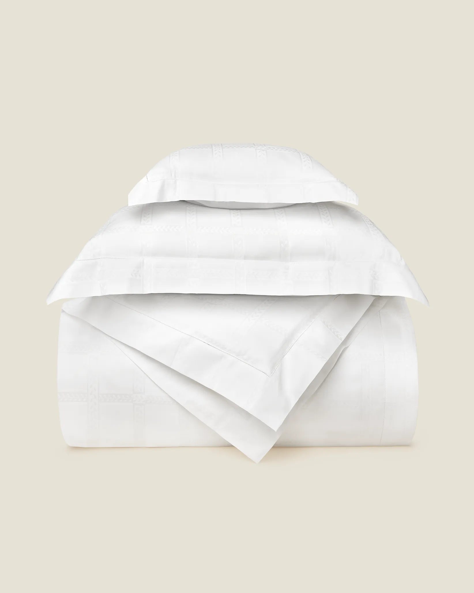 Impero Jacquard white duvet cover folded