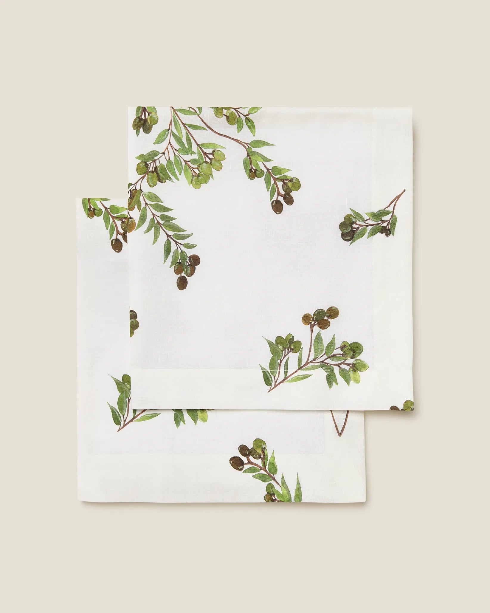 Oliva dinner napkins stacked