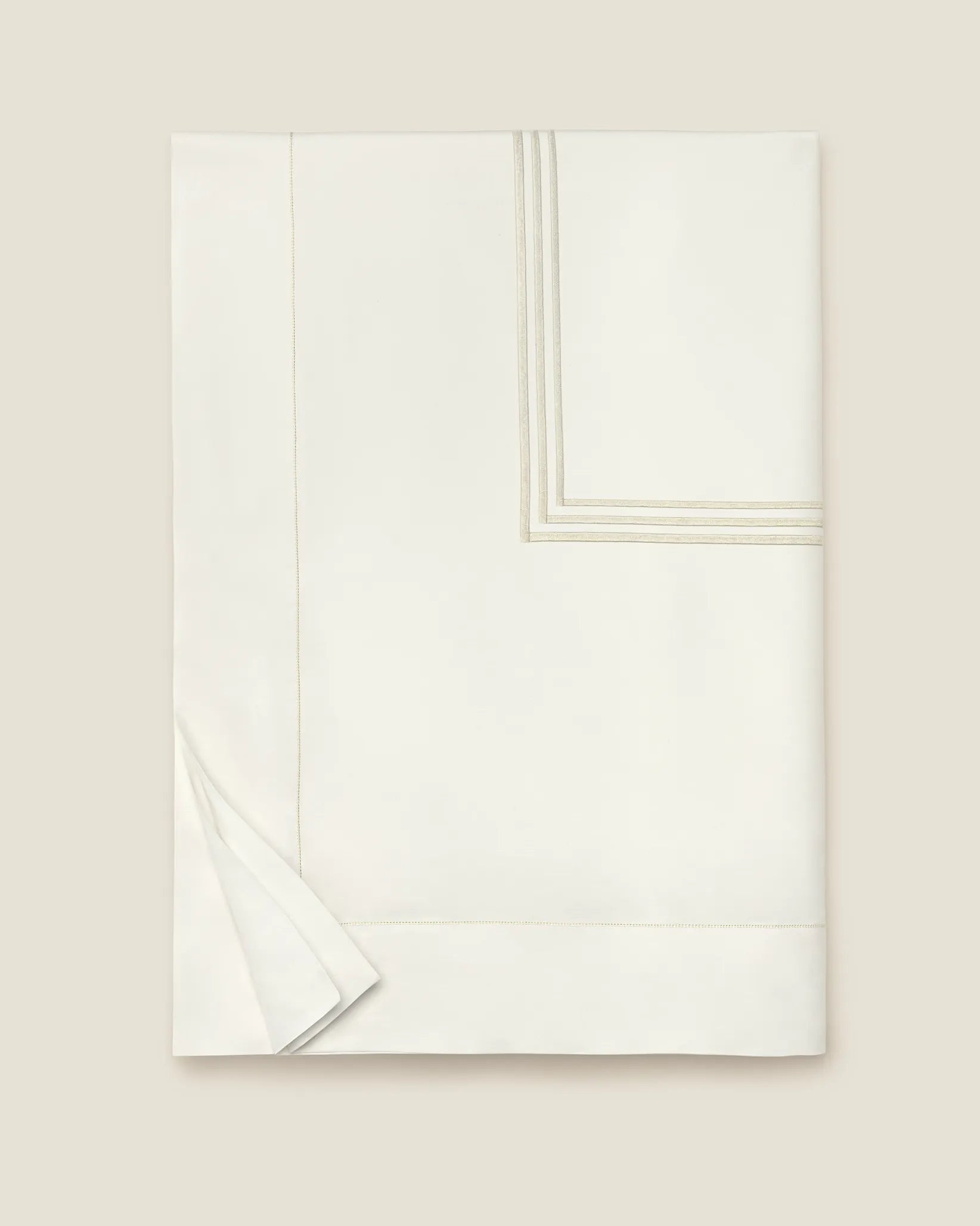 Tre righe Ivory/beige duvet cover folded