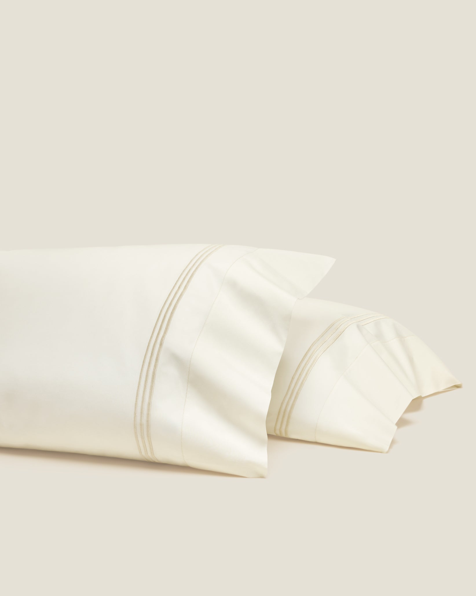 Tre Righe Ivory/beige pillowcase pair