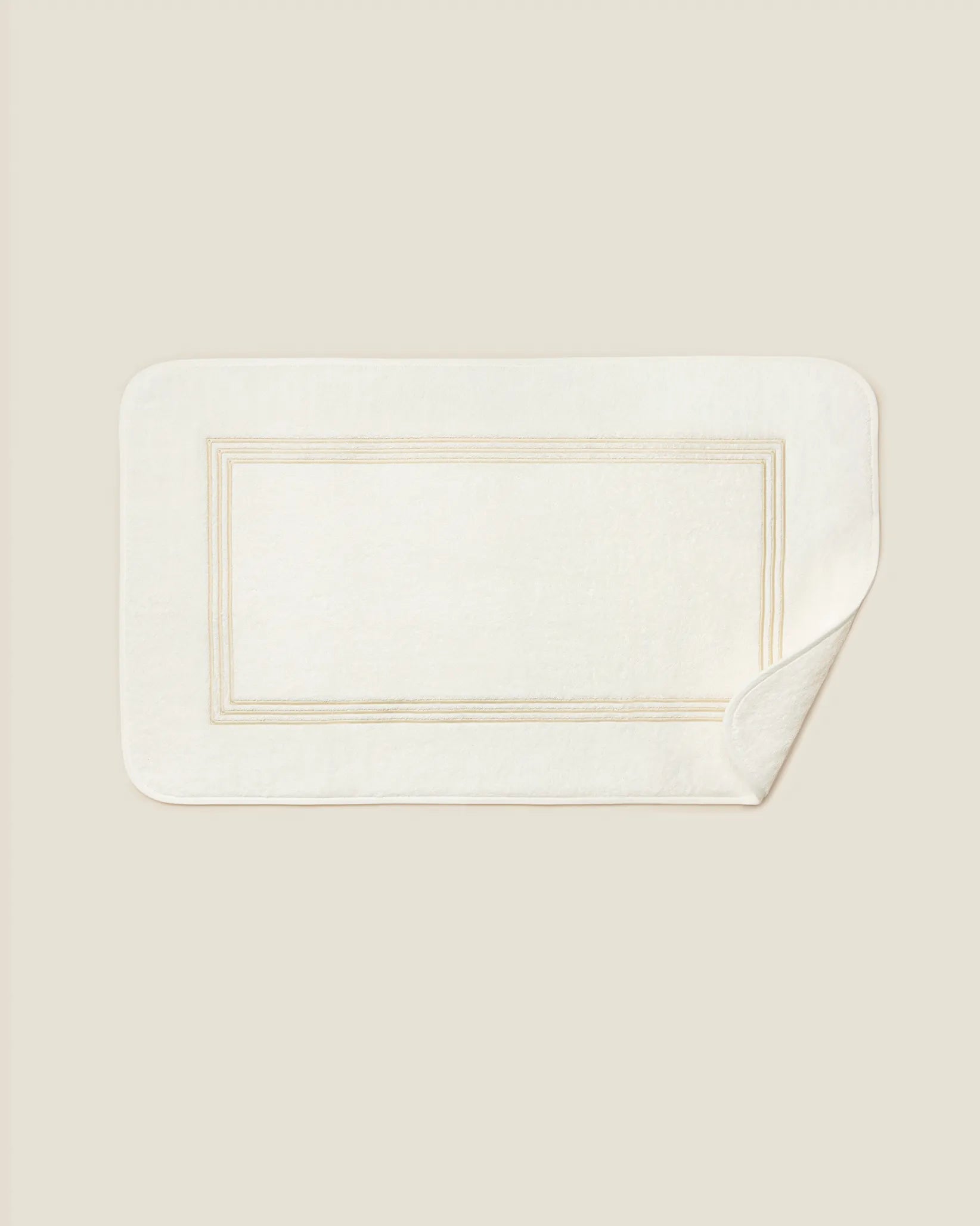 Tre Righe Ivory/beige tub mat corner flipped
