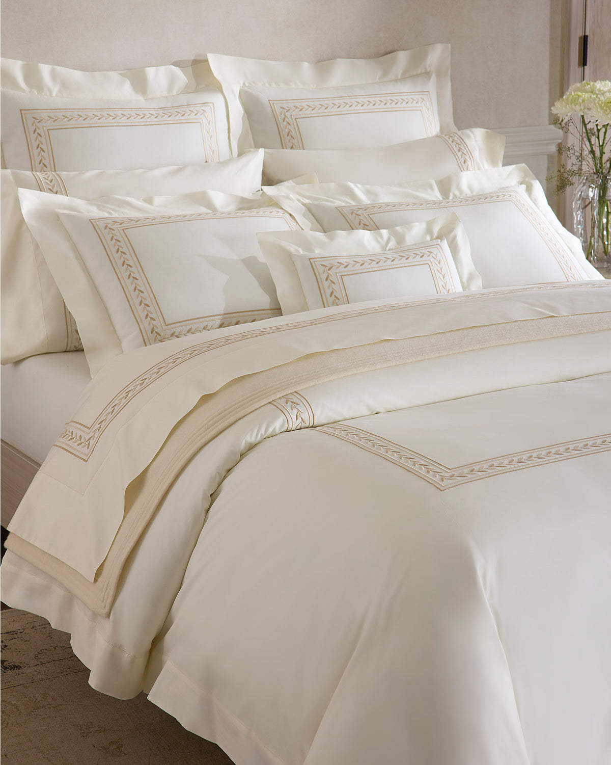 Impero ivory/beige full bed side angle