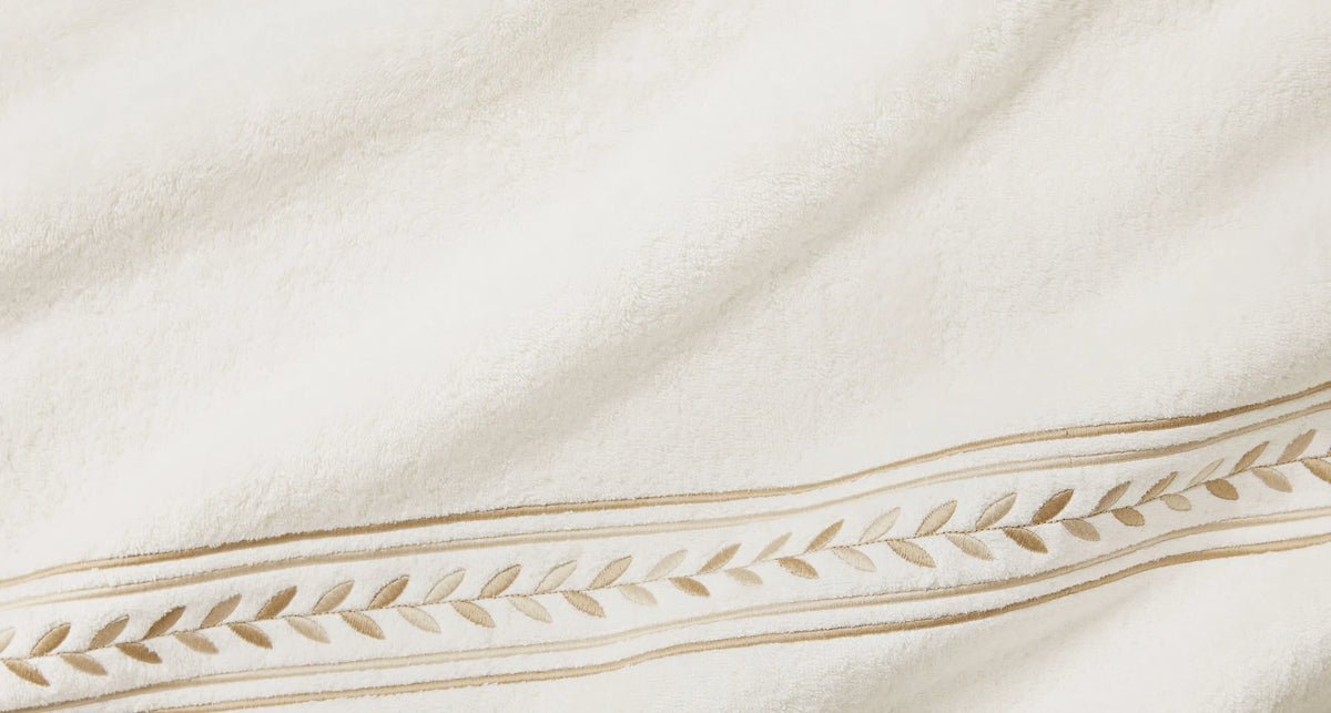 Impero ivory/beige bath linens close up