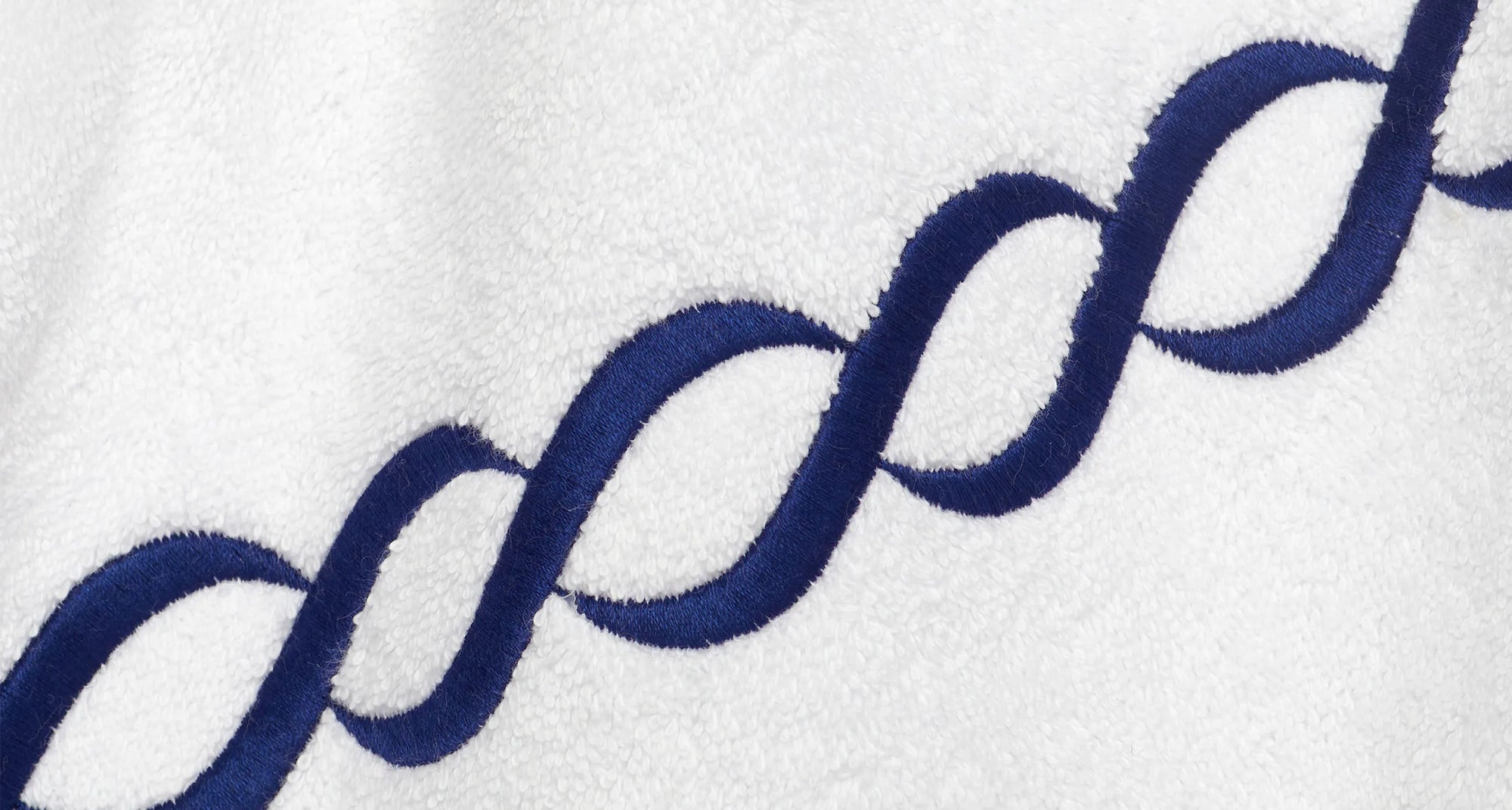 Treccia Moderno white/navy bath towels texture