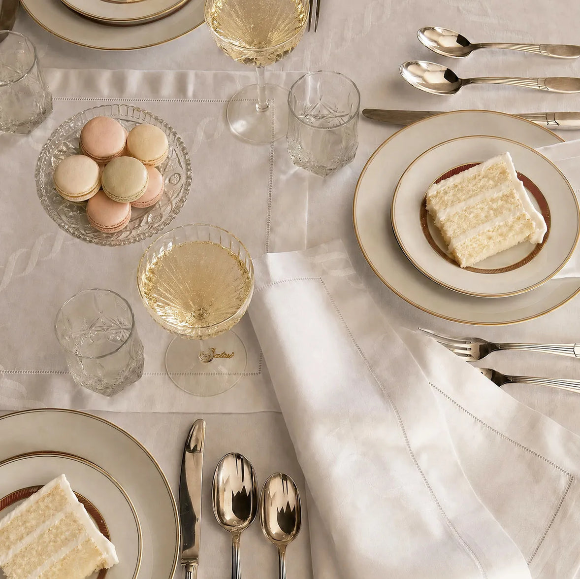 Bianchissimia table linens