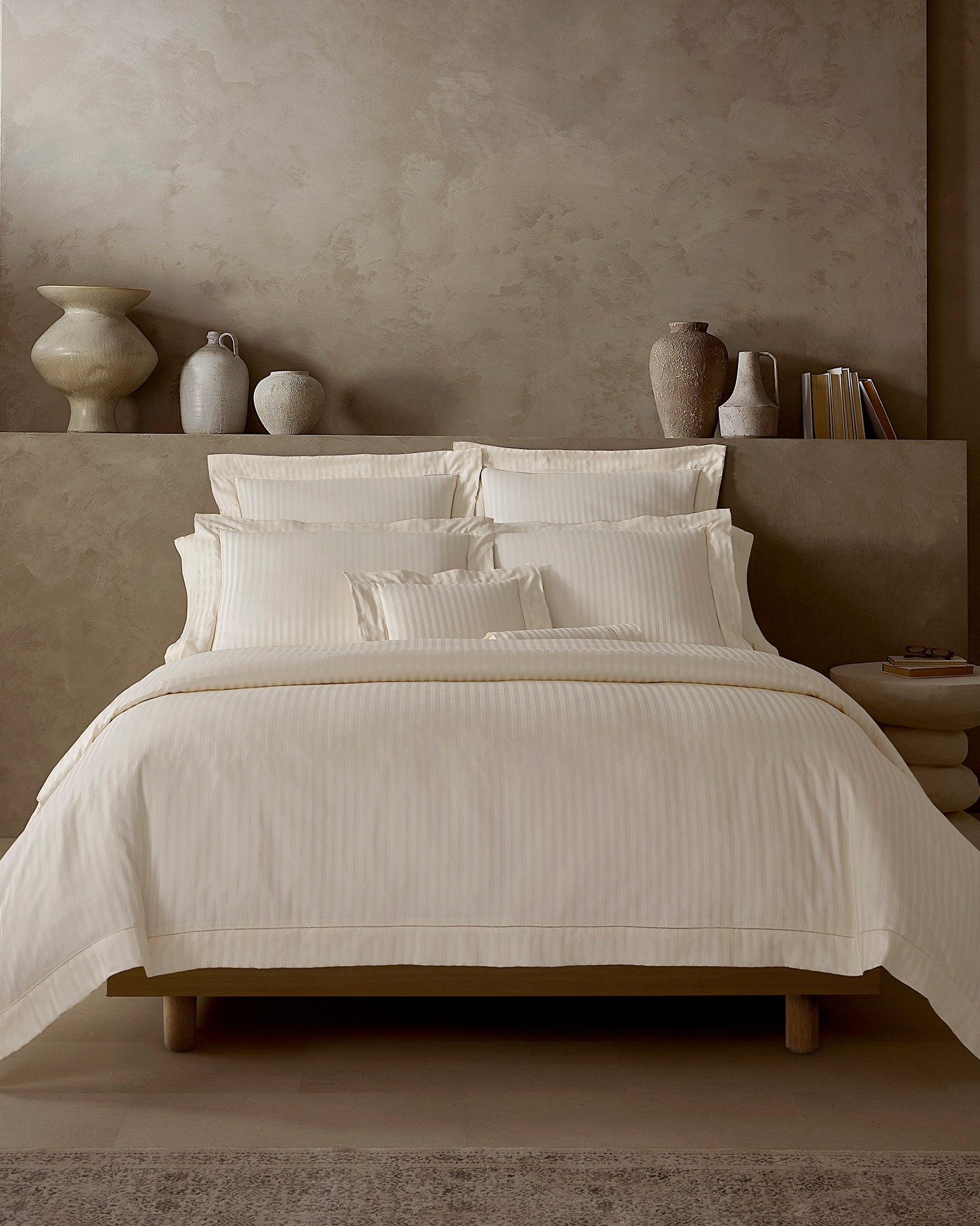 Raso Rigato bed beige