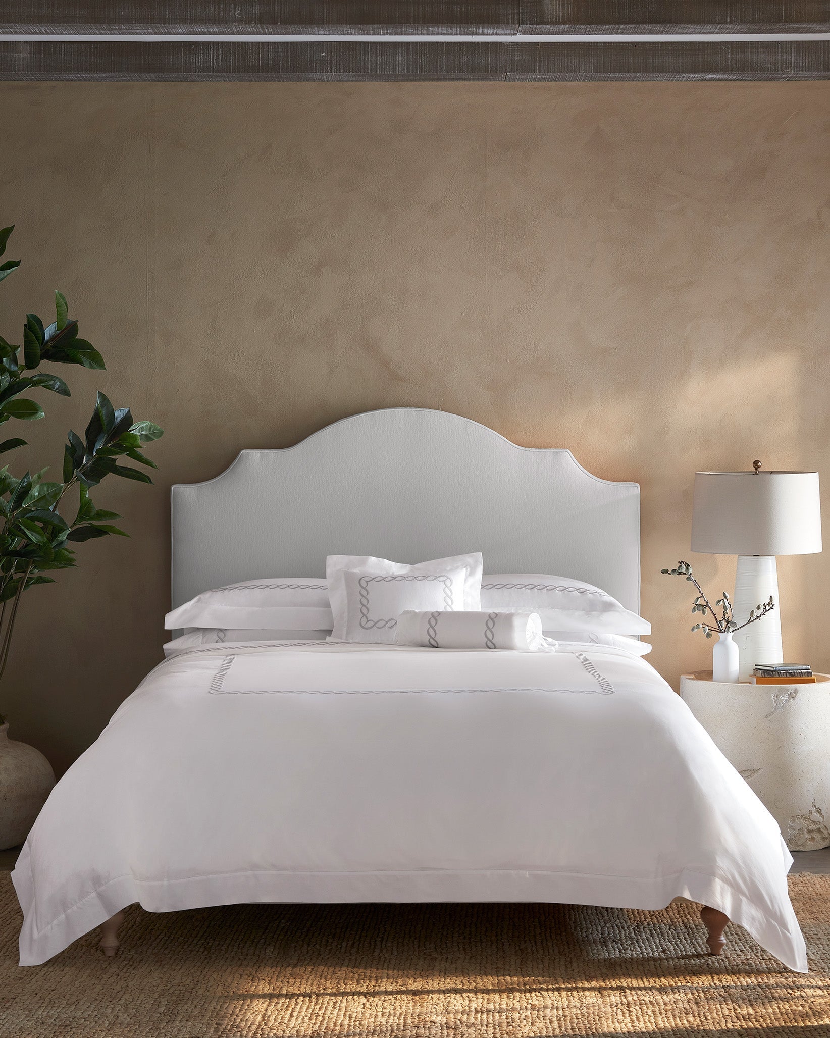 Treccia Moderno bed in white/sterling