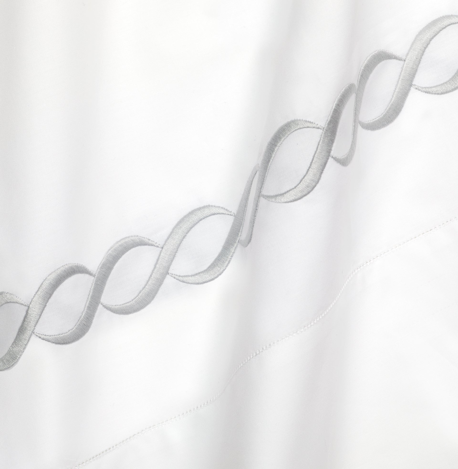 Treccia Moderno white/sterling duvet cover texture